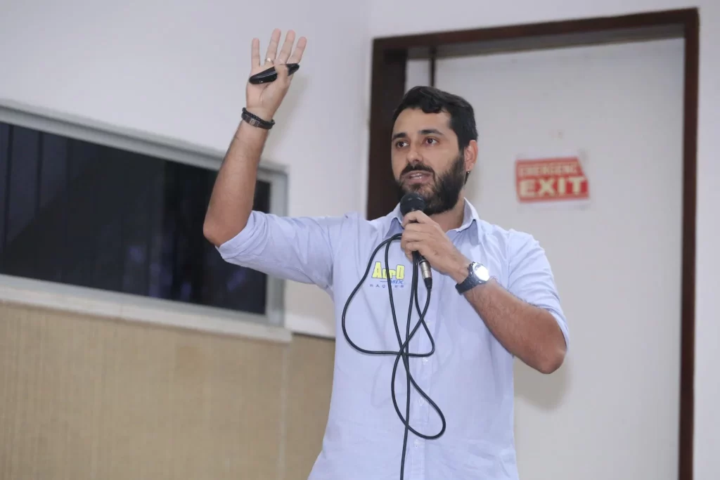 Consultor Yago Acioly